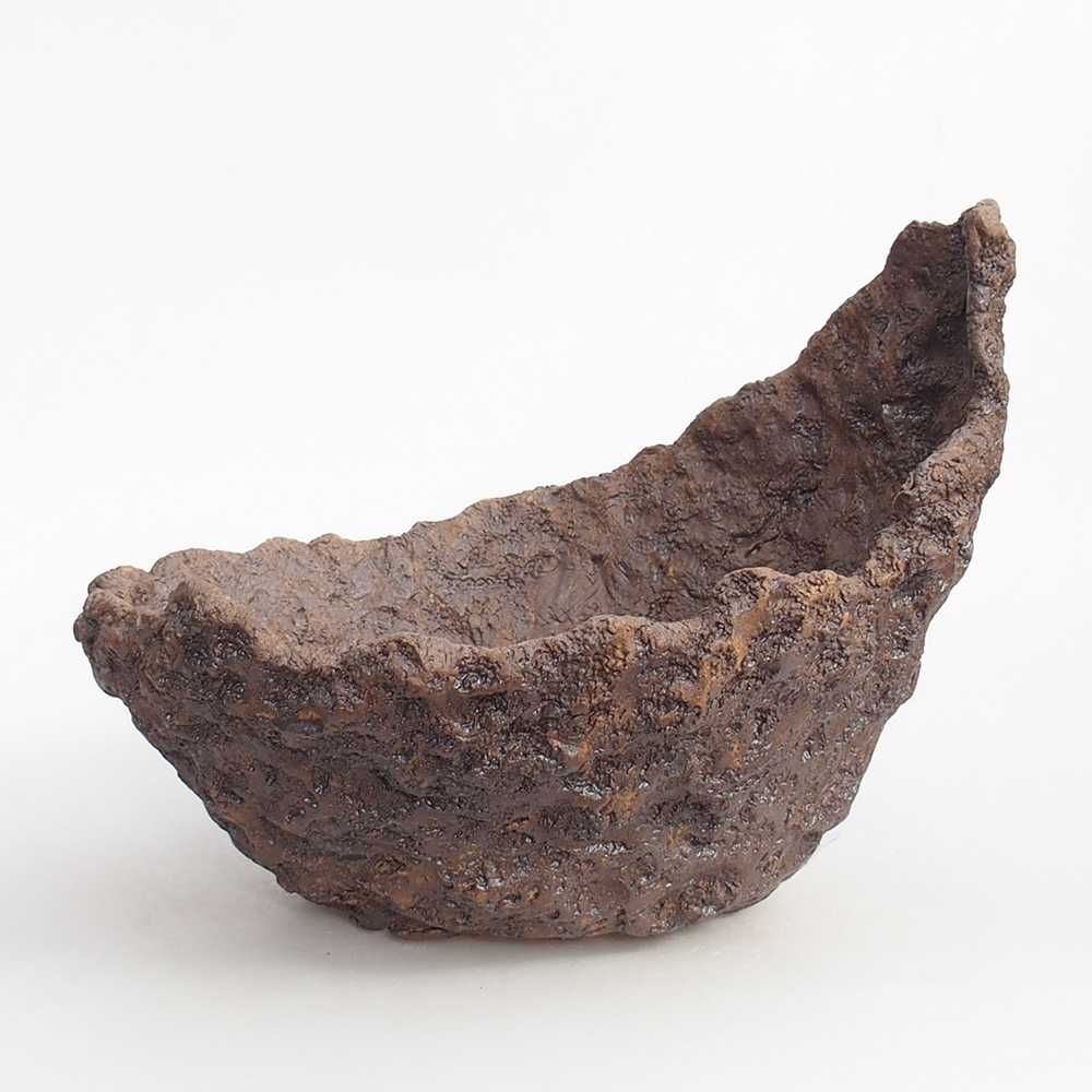 Ceramiczna skorupa 19 x 15 x 14 cm, kolor brązowy