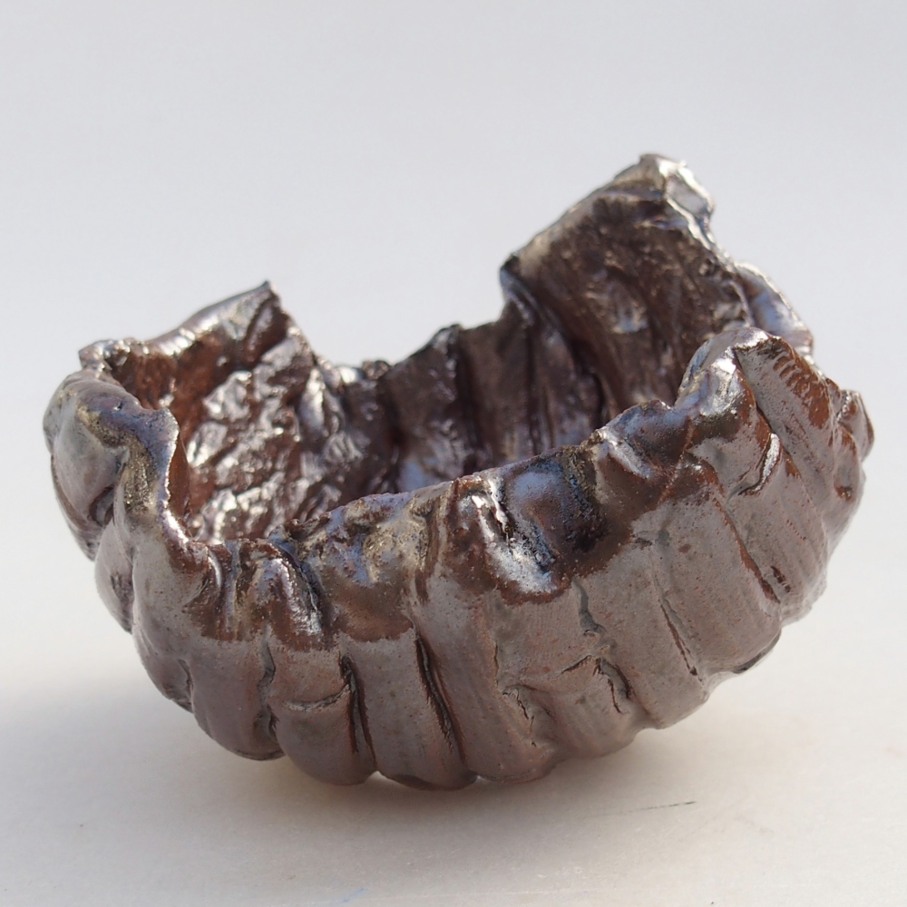 Muszla ceramiczna 9 x 8,5 x 4 cm, kolor brązowy