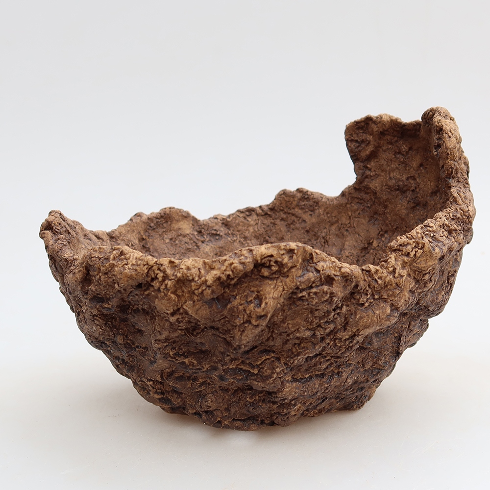 Ceramiczna skorupa 15 x 13 x 11,5 cm, kolor brązowy