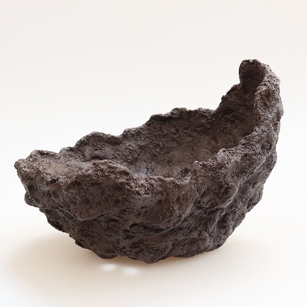 Ceramiczna skorupa 14,5 x 12 x 13 cm, kolor brązowy
