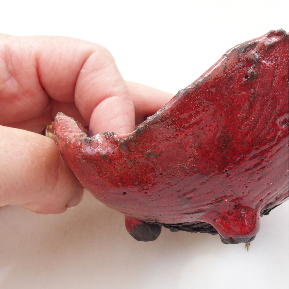 Muszla ceramiczna 8 x 7,5 x 5 cm, kolor czerwony