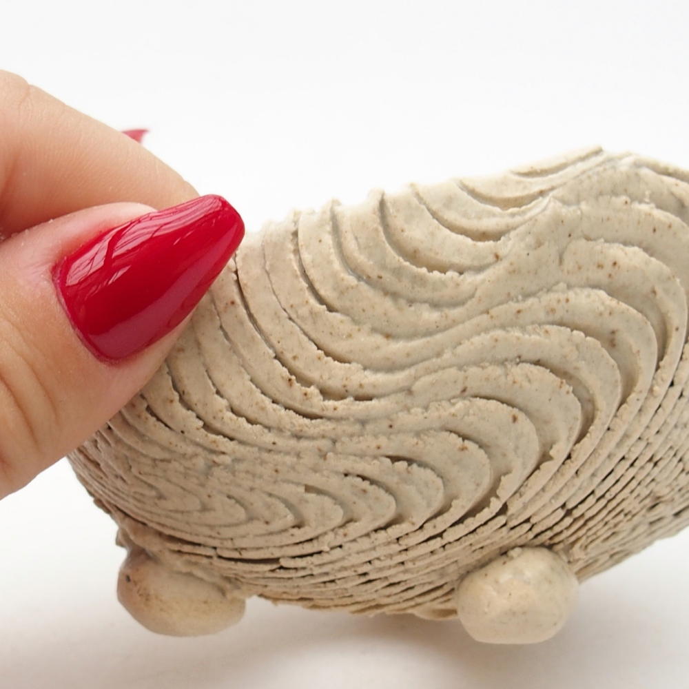 Ceramiczna muszla 9 x 8,5 x 5 cm, kolor beżowy