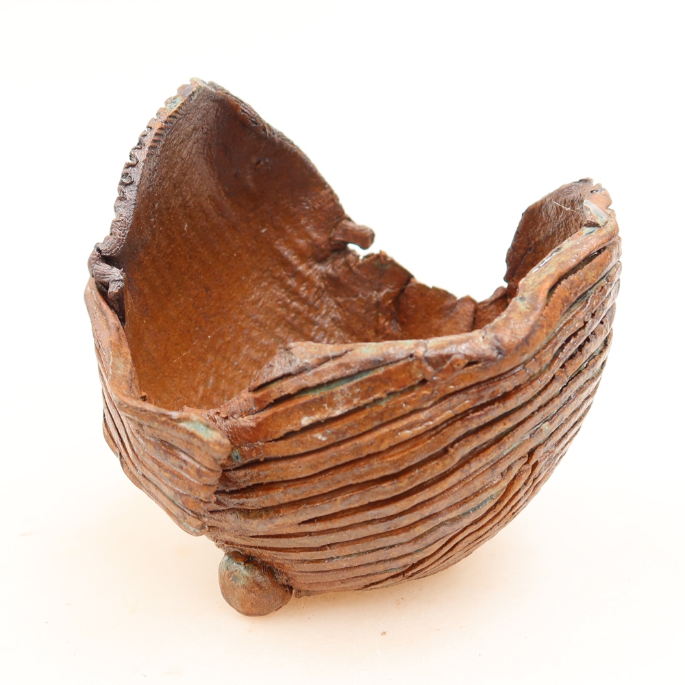 Ceramiczna skorupa  11 x 9 x 10,5 cm, kolor brązowy