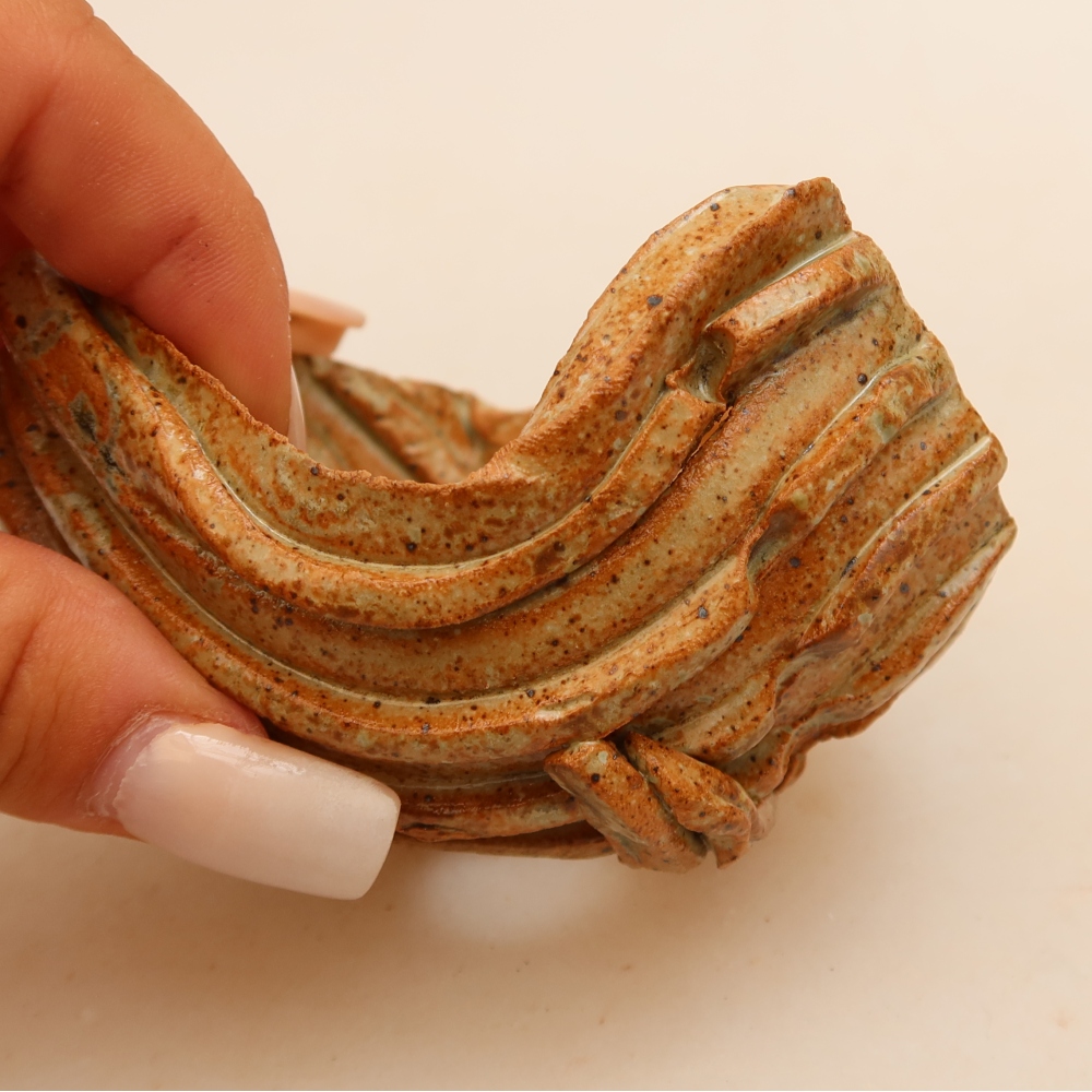 Ceramiczna skorupka  9 x 8,5 x 5,5 cm, kolor beżowy