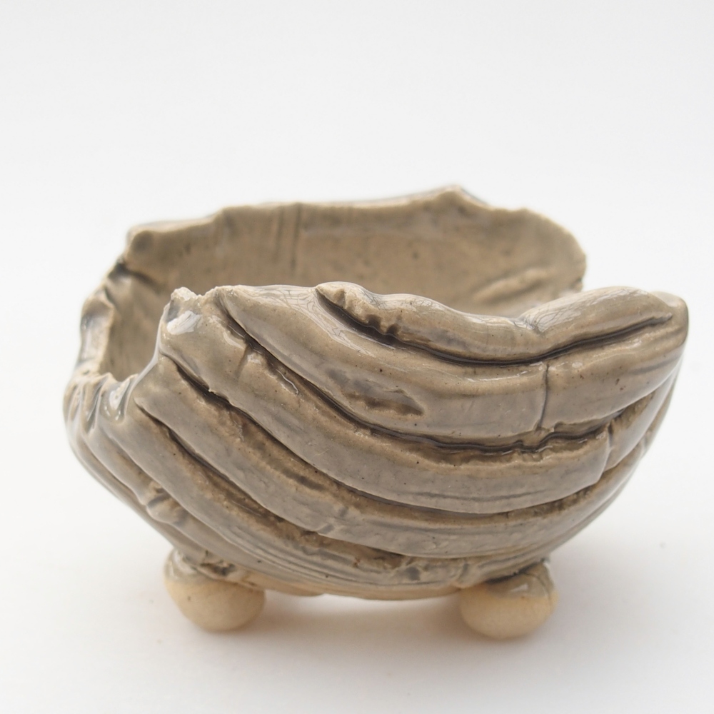 Ceramiczna muszla 8,5 x 8,5 x 6 cm, kolor beżowy