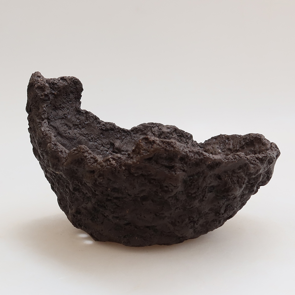 Ceramiczna skorupa 18 x 16 x 13 cm, kolor brązowy