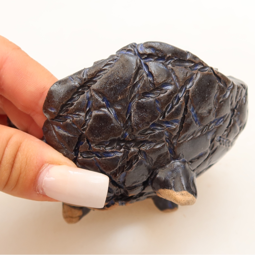 Ceramiczna skorupka  9,5 x 9,5 x 5 cm, kolor czarno-niebieski