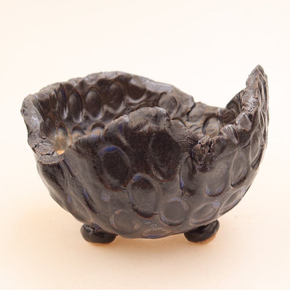 Ceramiczna skorupa  10,5 x 10 x 7,5 cm, kolor czarno-niebieski