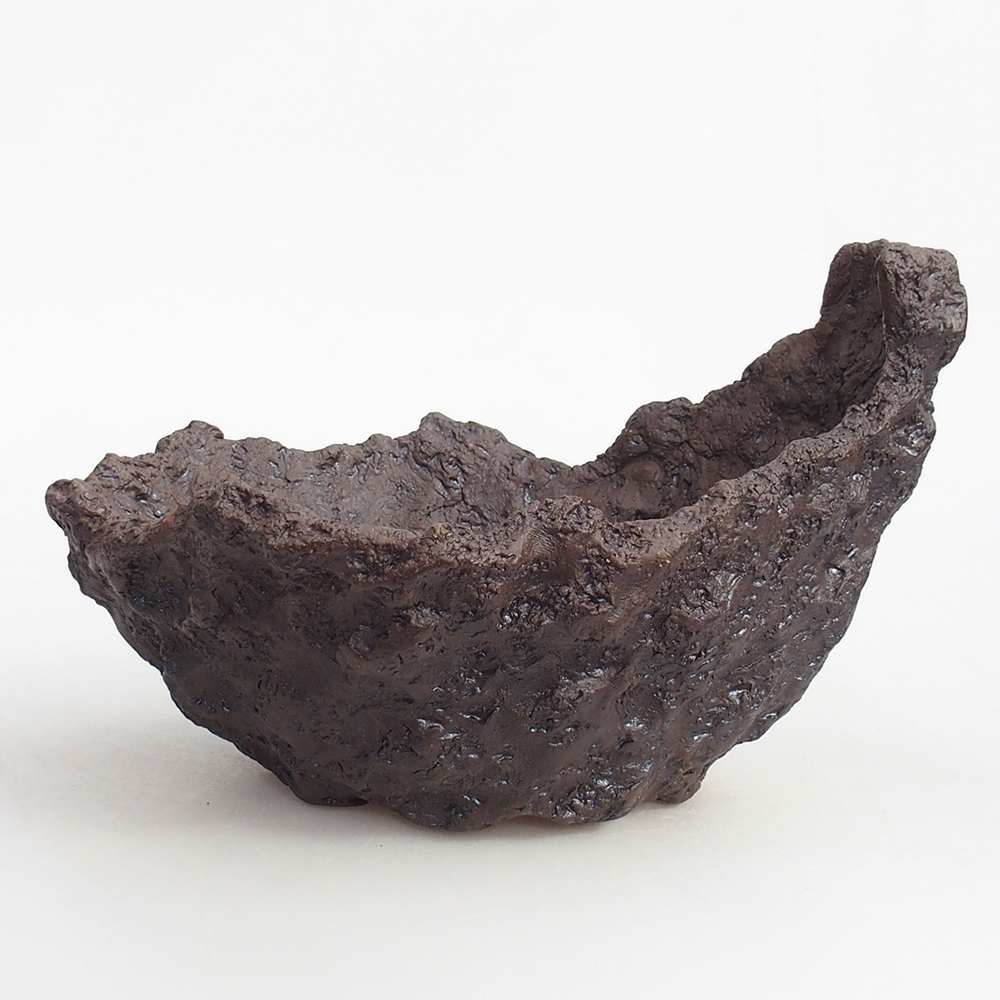 Ceramiczna skorupa 19 x 15 x 14 cm, kolor brązowy