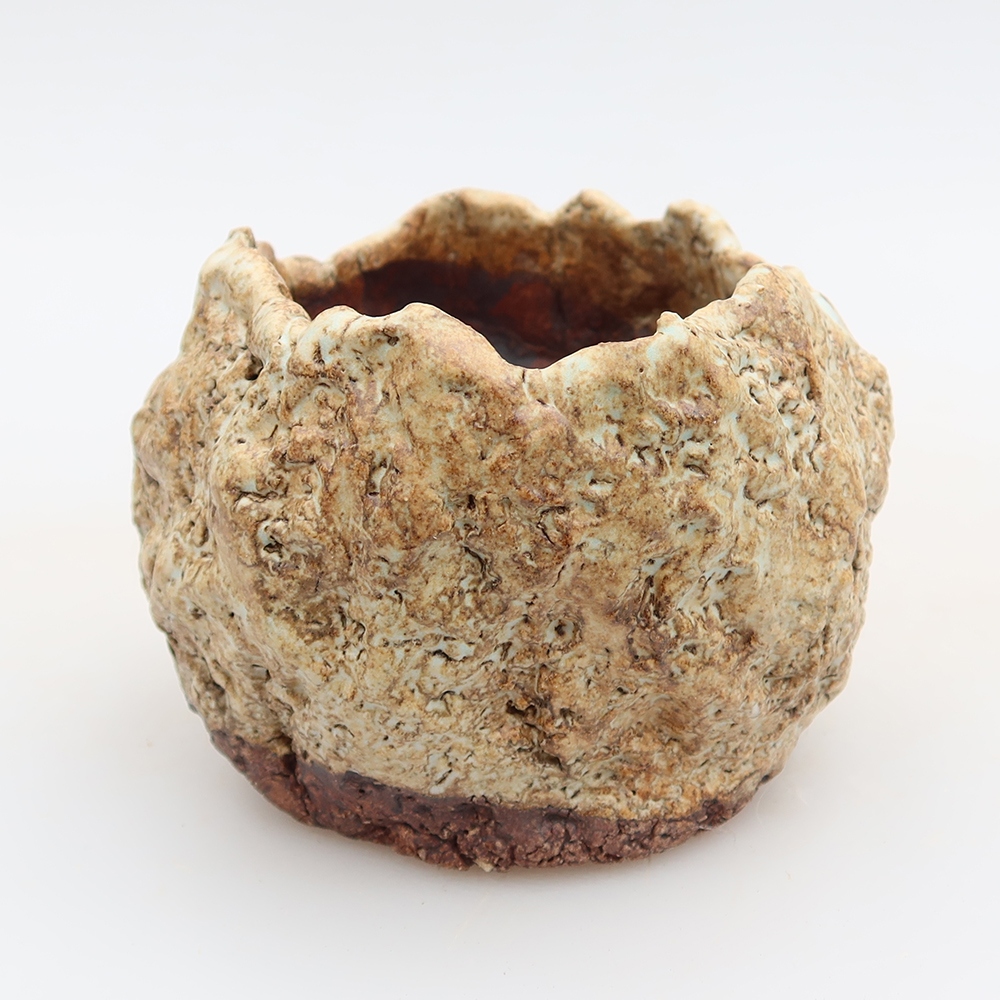 Ceramiczna skorupka  5,5 x 5,5 x 5,5 cm, kolor beżowo-brązowy
