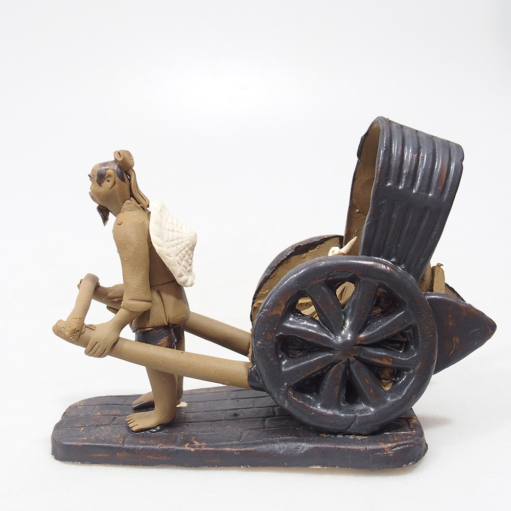 Ceramiczna figurka - powóz