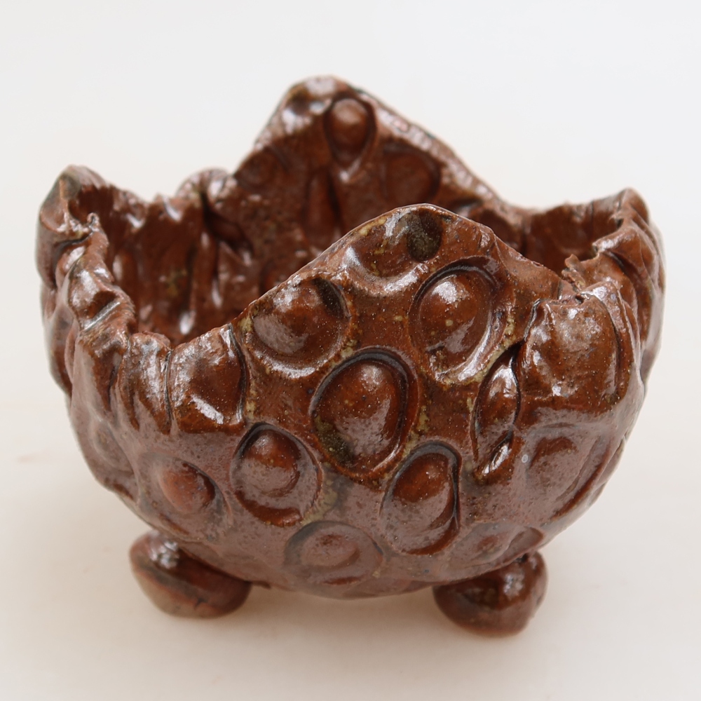 Ceramiczna skorupka  8,5 x 8 x 6,5 cm, kolor brązowy