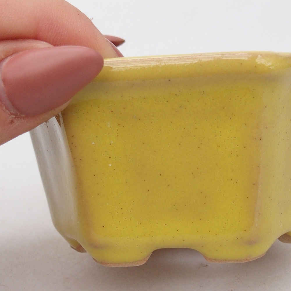 Ceramiczna miska do bonsai 7,5 x 7 x 4 cm, żółta