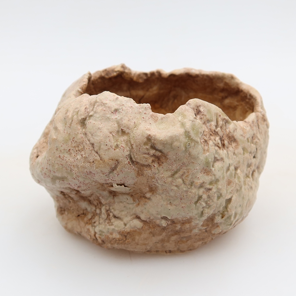 Ceramiczna skorupka  5,5 x 5 x 5,5 cm, kolor beżowo-brązowy