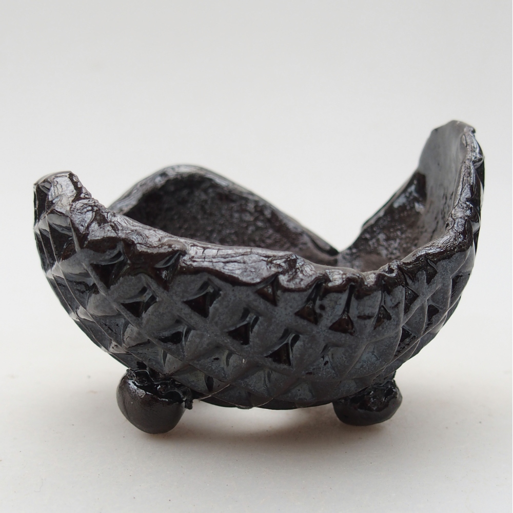 Ceramiczna muszla 8,5 x 8 x 6 cm, kolor czarny