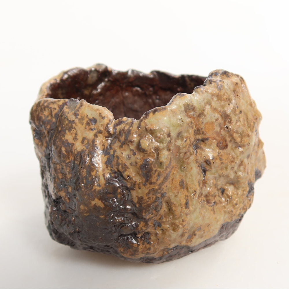 Ceramiczna skorupka  7,5 x 6,5 x 6 cm, kolor brązowy