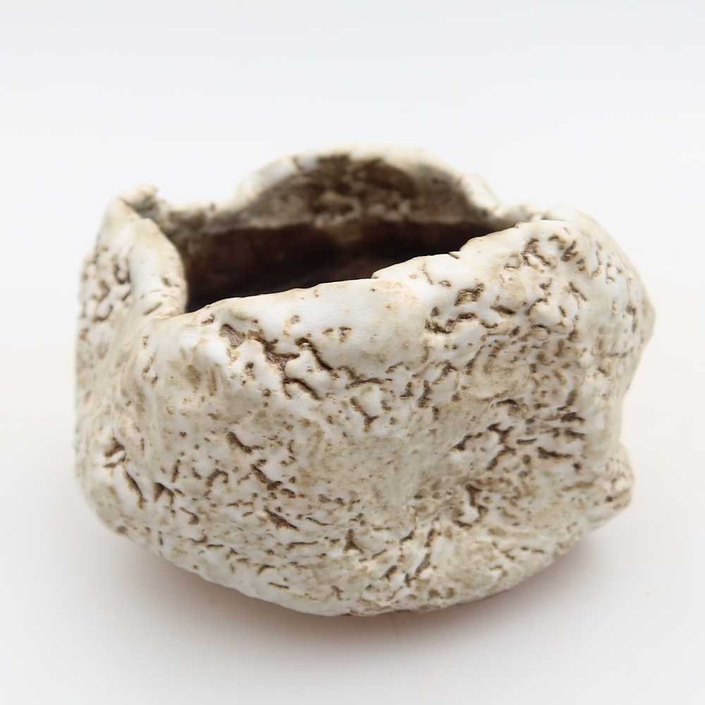 Ceramiczna skorupa  6 x 6 x 5 cm, kolor brązowo-biały