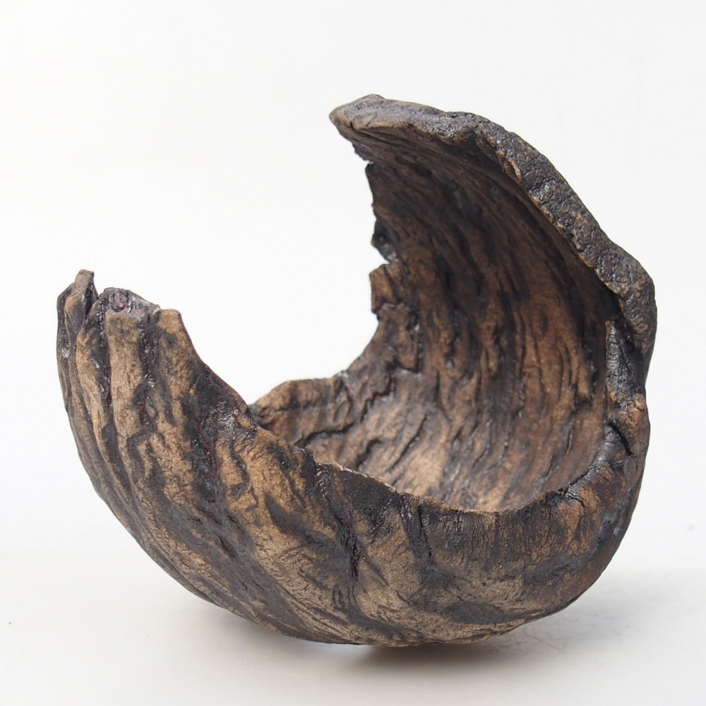 Ceramiczna muszla 10 x 9 x 10 cm, kolor brązowy