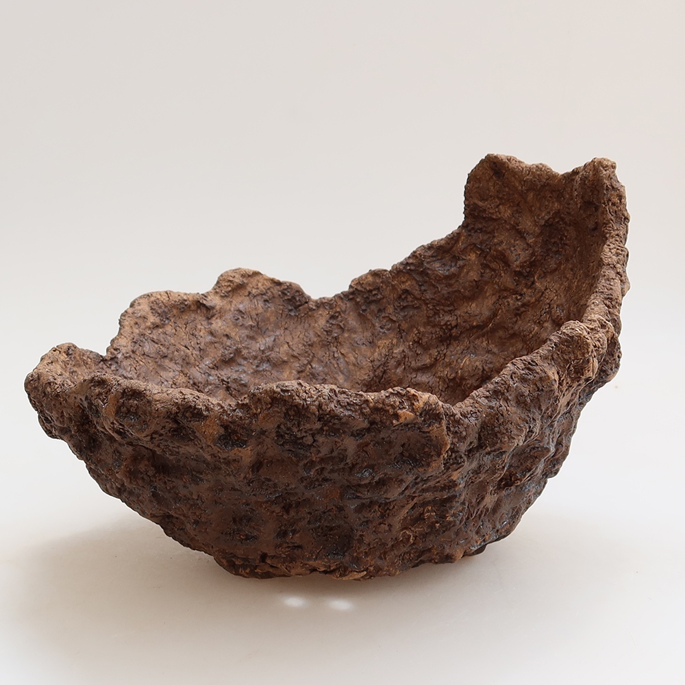 Ceramiczna skorupa 22 x 19 x 17 cm, kolor brązowy