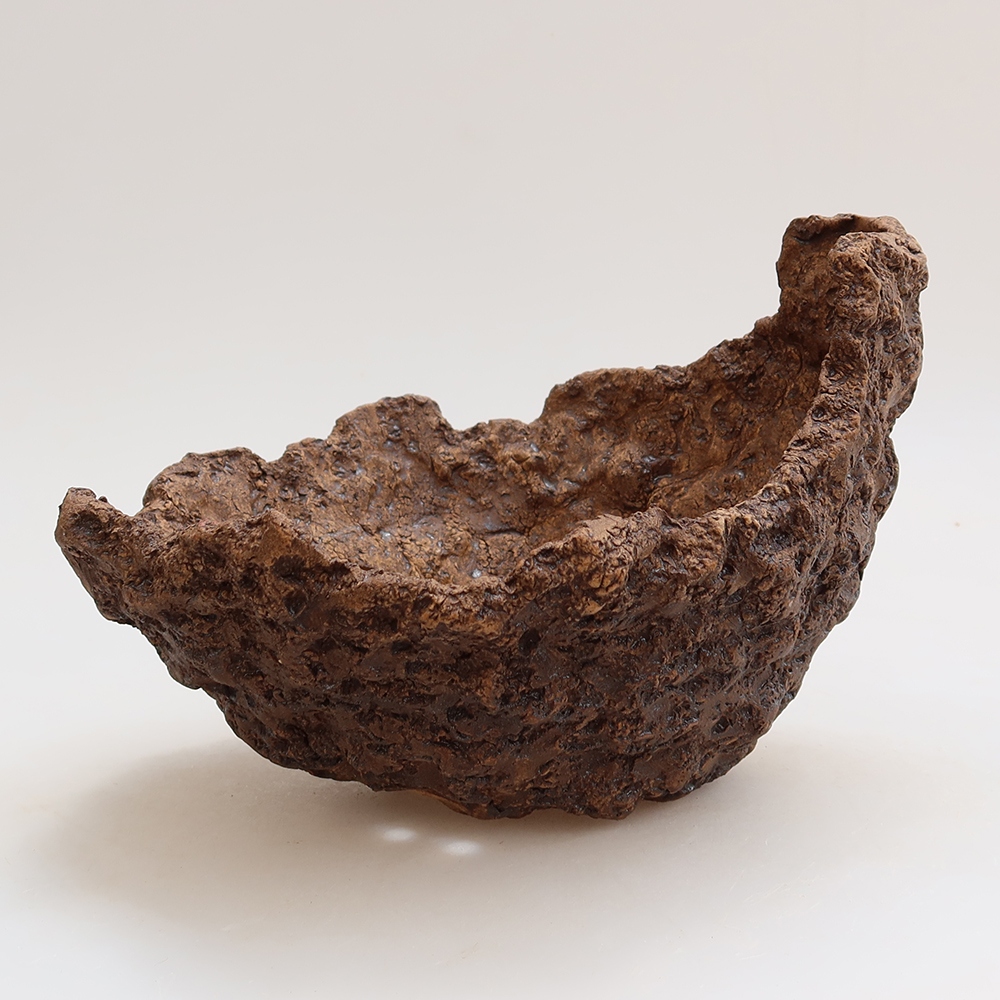 Ceramiczna skorupa 20 x 16 x 14 cm, kolor brązowy