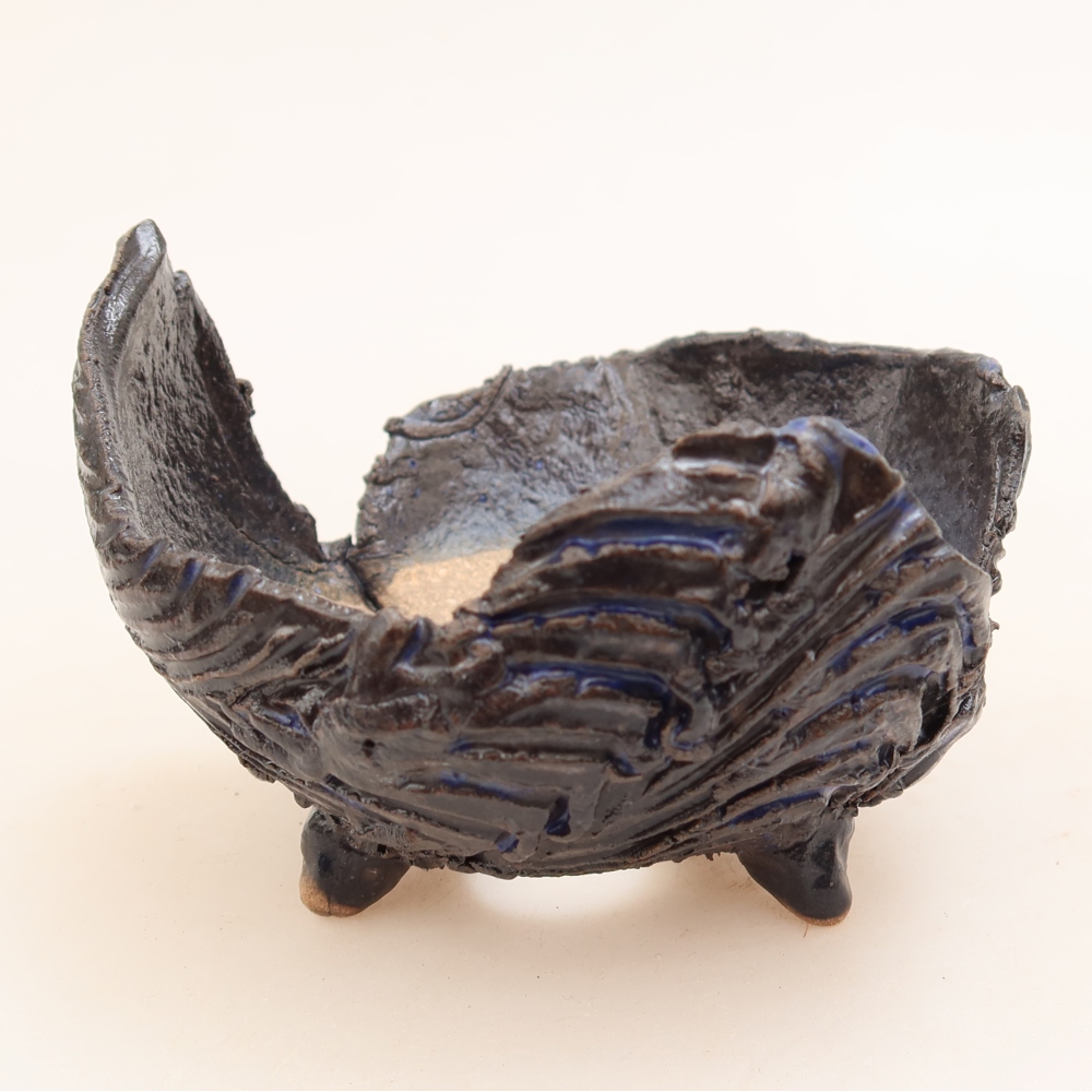 Ceramiczna skorupa  10 x 9,5 x 6,5 cm, kolor czarno-niebieski