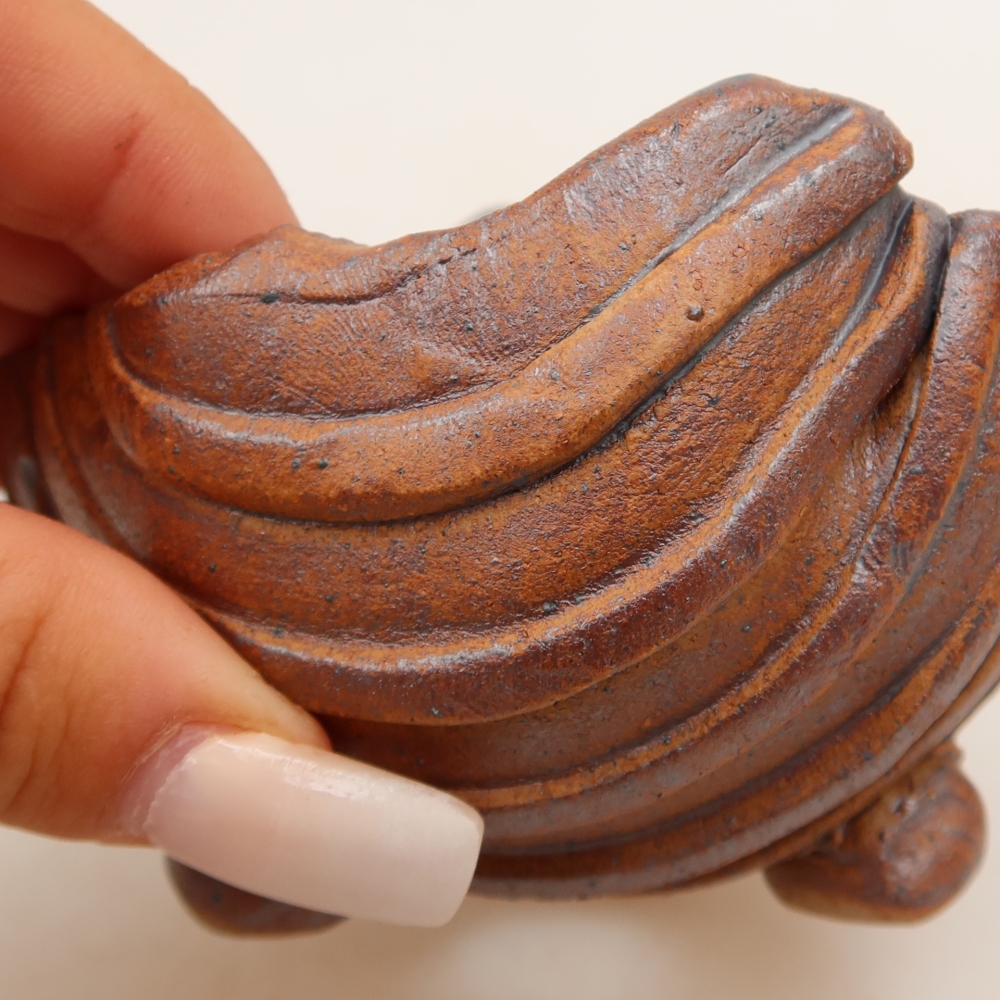 Muszla ceramiczna 9 x 8,5 x 6 cm, kolor brązowy