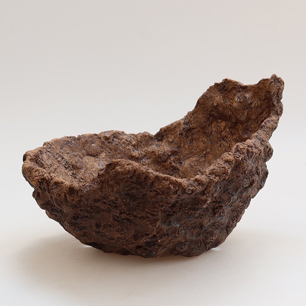 Ceramiczna skorupa 19 x 17 x 13 cm, kolor brązowy