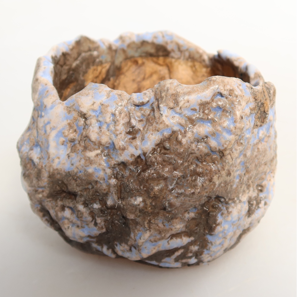 Ceramiczna skorupa  7 x 7 x 6 cm, kolor niebiesko-brązowy