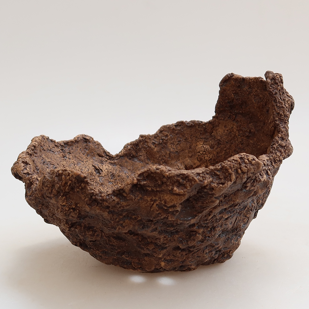 Ceramiczna skorupa 14,5 x 13 x 11,5 cm, kolor brązowy