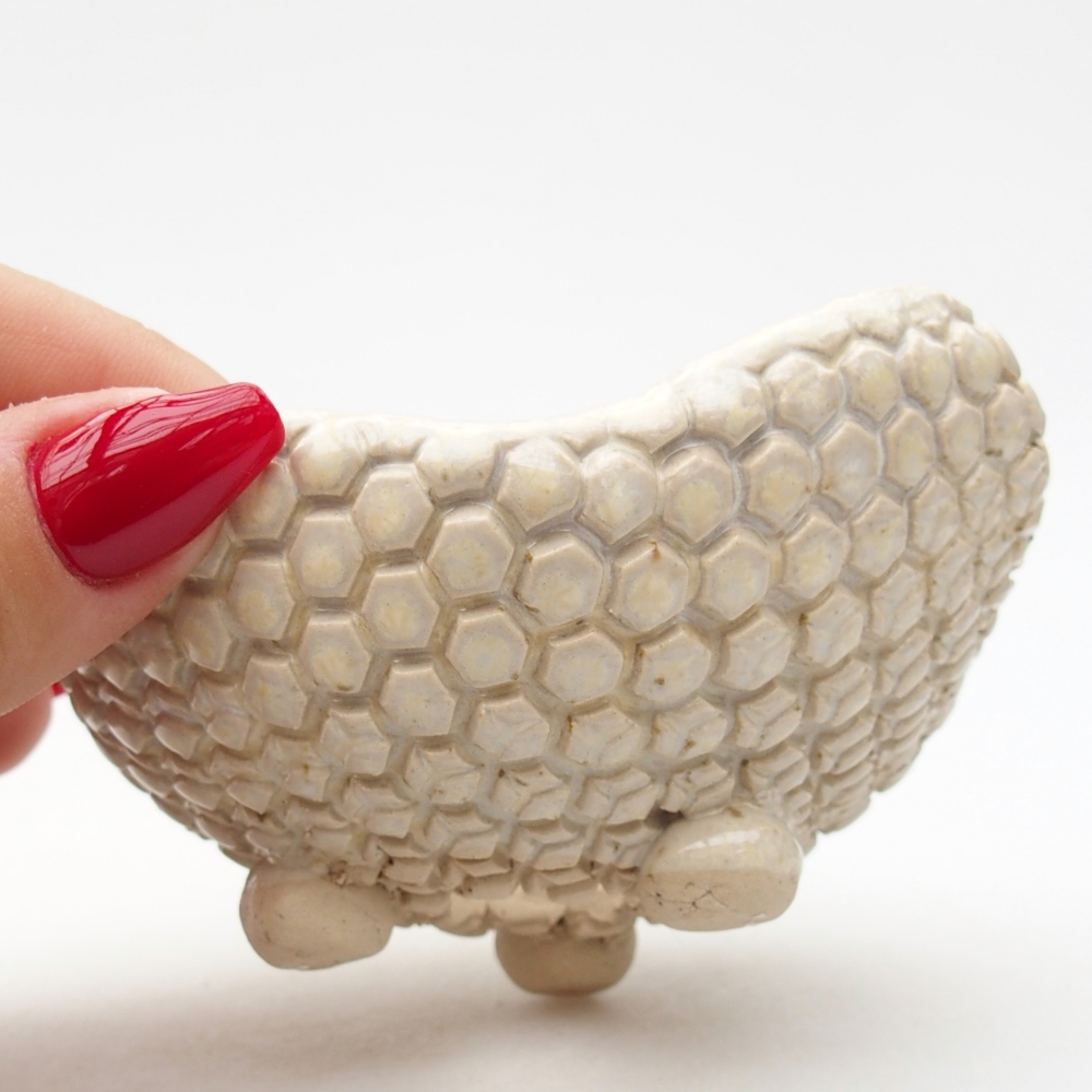 Ceramiczna muszla 8,5 x 8,5 x 5 cm, kolor beżowy