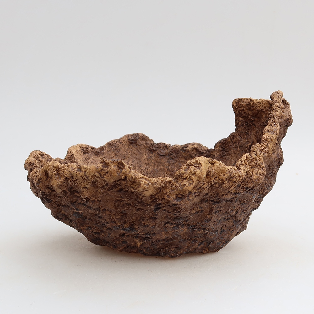 Ceramiczna skorupa 19,5 x 16 x 13 cm, kolor brązowy