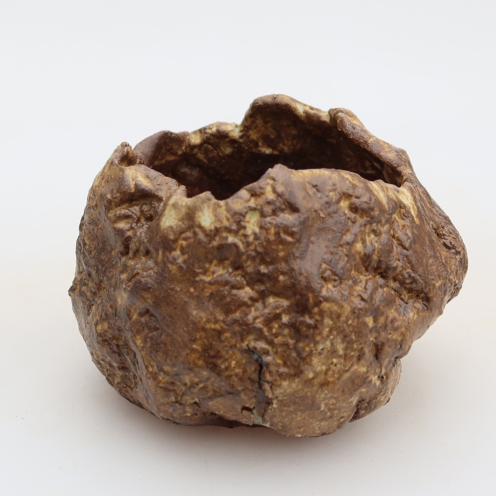 Ceramiczna skorupka  5,5 x 5 x 6 cm, kolor brązowy