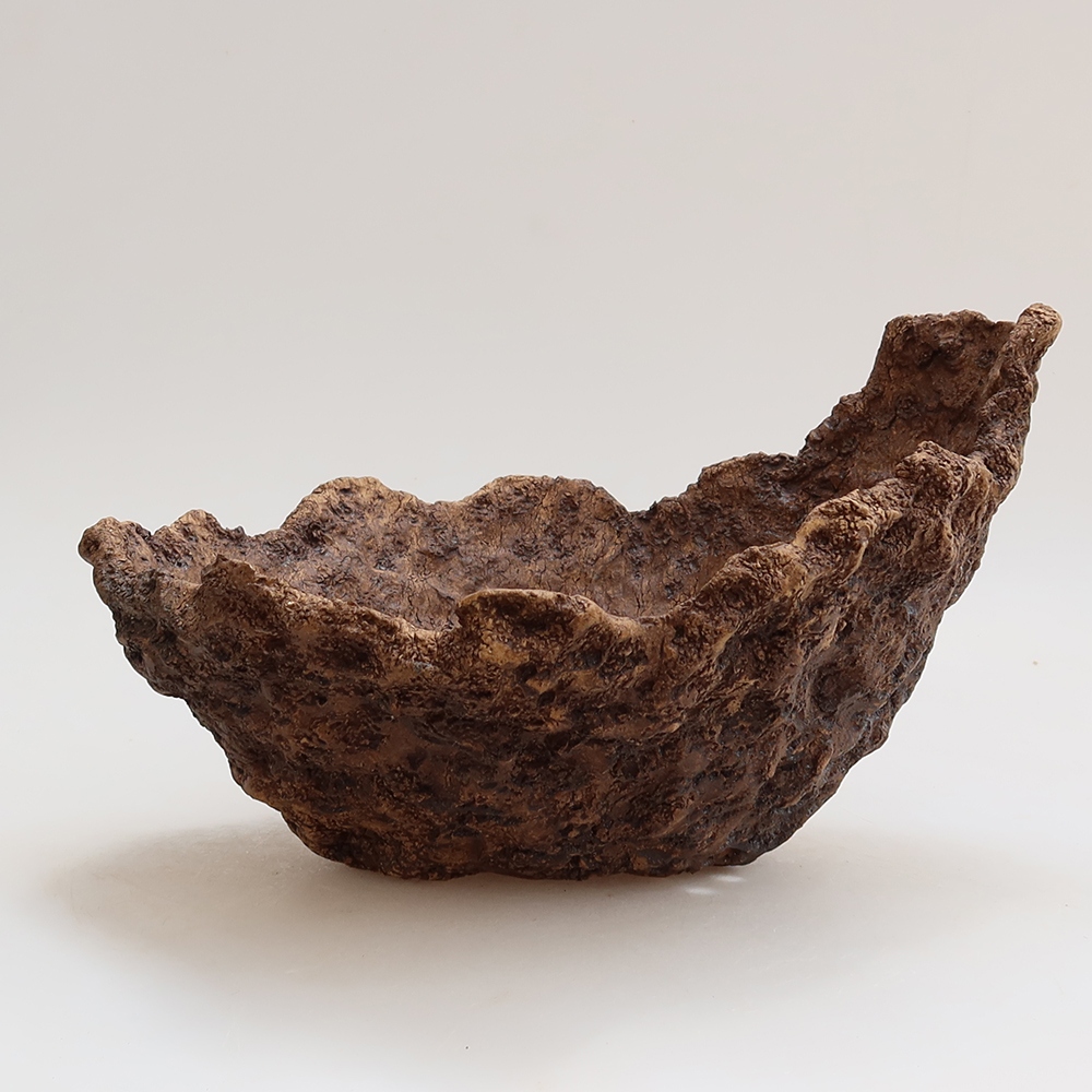 Ceramiczna skorupa 22,5 x 18 x 16 cm, kolor brązowy