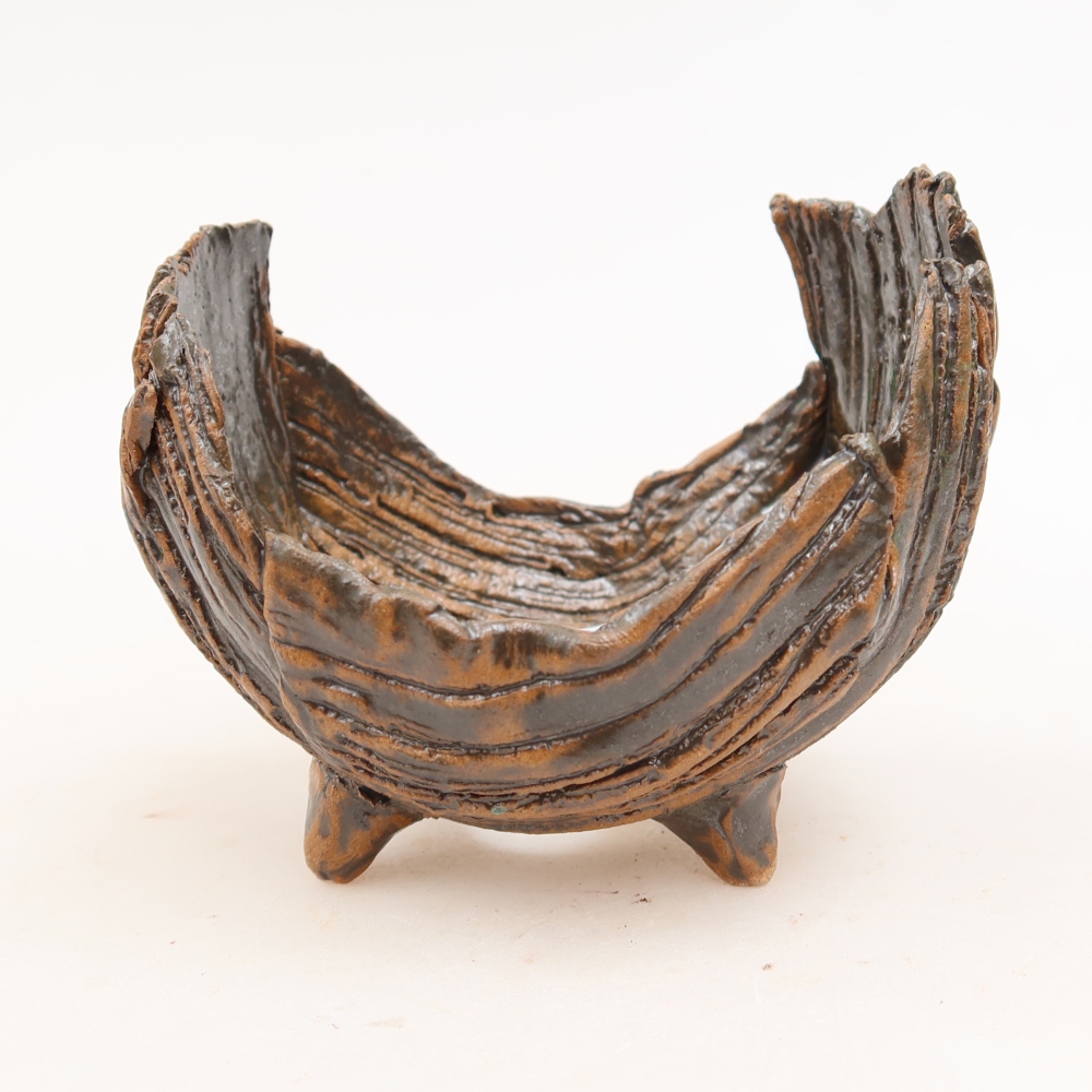 Ceramiczna skorupa  10 x 8 x 9 cm, kolor brązowo-zielony