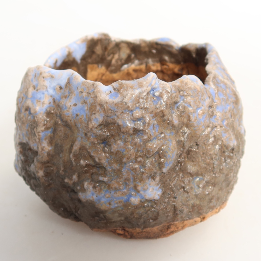 Ceramiczna skorupa  7,5 x 7 x 6 cm, kolor niebiesko-brązowy