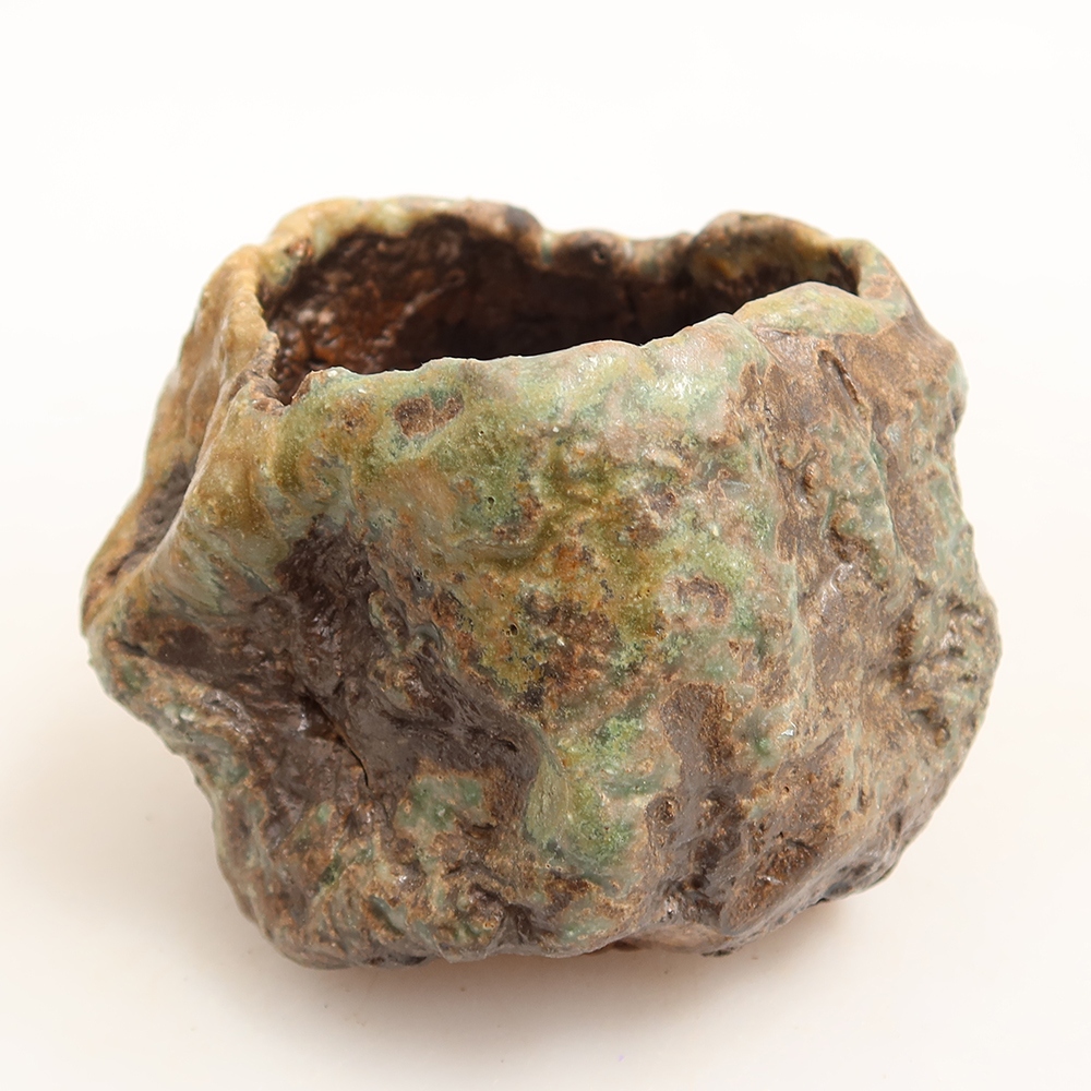 Ceramiczna skorupka  6 x 5 x 6,5 cm, kolor zielony
