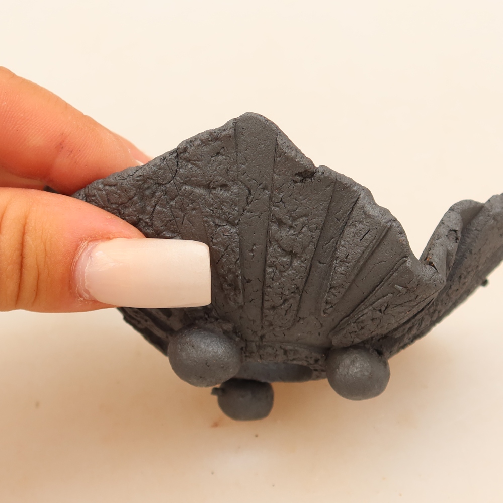 Ceramiczna skorupa  9 x 9 x 5 cm, kolor metaliczny