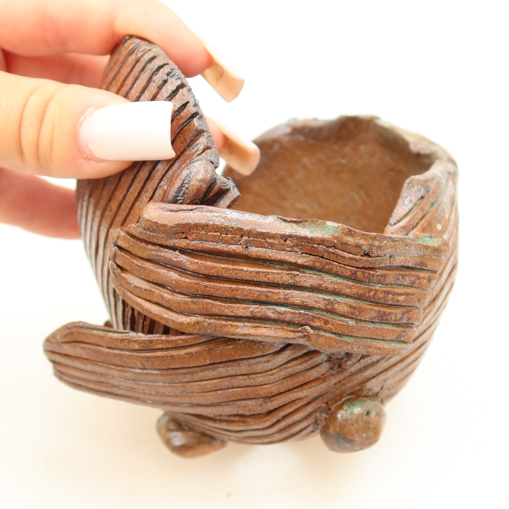 Ceramiczna skorupa  11 x 9 x 10,5 cm, kolor brązowy