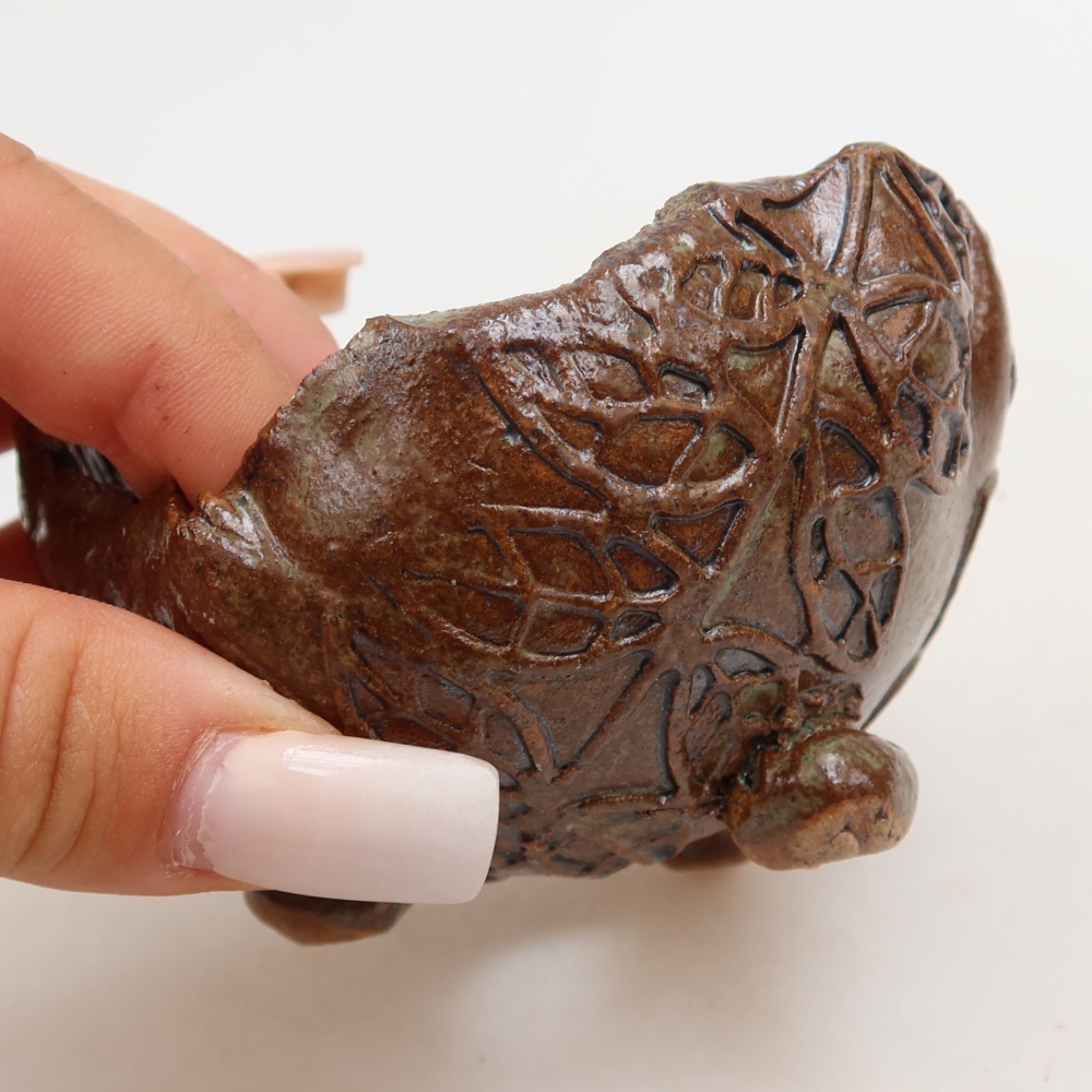 Ceramiczna skorupka  8,5 x 8,5 x 6 cm, kolor brązowo-zielony
