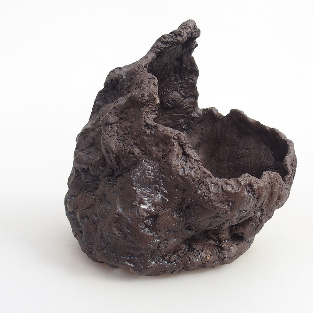 Ceramiczna muszla 11 x 10 x 14 cm, kolor brązowy