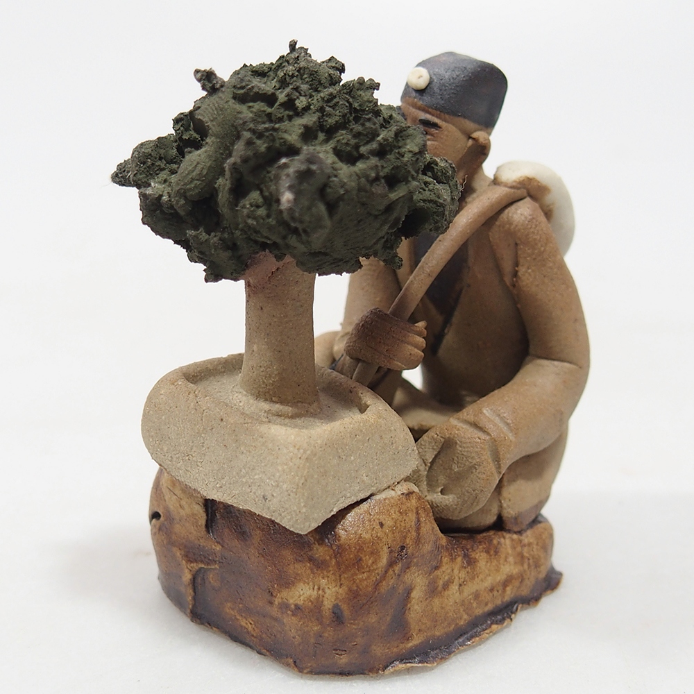 Figurka ceramiczna - Bonsaiista